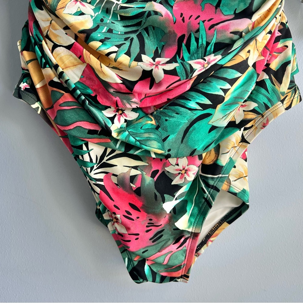 Coco Reef Enrapture Bra Sized Underwire One Piece Swimsuit Size 36E - Picture 3 of 10
